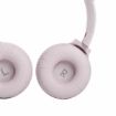 Изображение Беспроводные наушники JBL Harman Tune 570BT с розовым встроенным микрофоном.