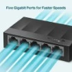 Изображение Коммутатор TP-Link LS1005G без управления гигабитный Ethernet черного цвета.